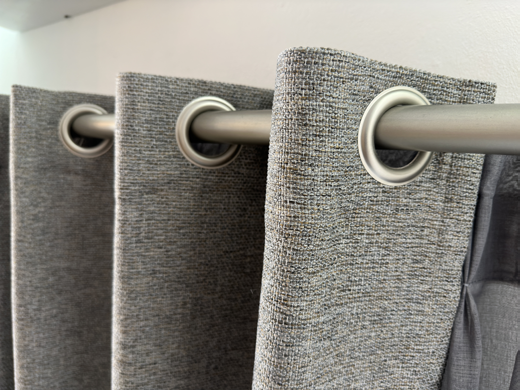 Grommet · Ojal detail